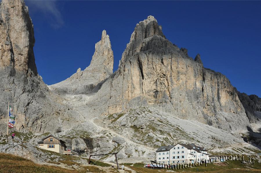 045 Catinaccio - Torri del Vajolet - Rifugio Preuss - Rifugio Vajolet.jpg